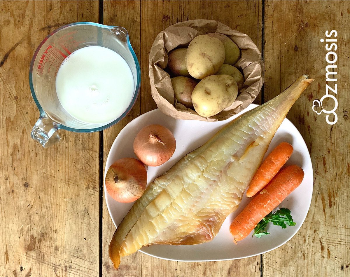 CVlattas's tweet photo. Milk poached smoked haddock, white parsley sauce, steamed potatoes.
.
As British as it gets.
.
#sundaydinner at #RyeHarbour
#cook_bots
#cookforlove #cookfromheart https://t.co/DJdfvrEWfu