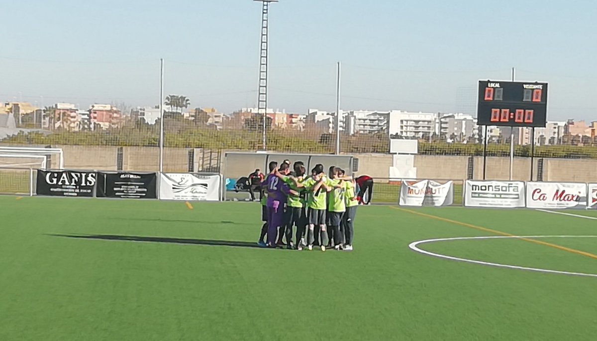 CFAQUARTDLV's tweet photo. Comença el partit as Moncofa rntre l'equip local i el nostre At. Quart. Hui amb samarreta verda https://t.co/gEW8TmwDGS