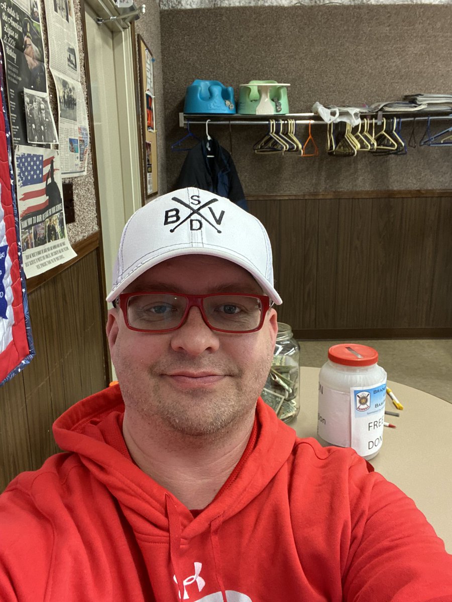 TorreySundall's tweet photo. @chiefcub205 I’ll concede the view today but I’m having fun making sure the boys are working serving 🥞 🍳 and sausage. #BVBA #ItsAboutCommunity @BVLynxBaseball https://t.co/cabe67u0fO