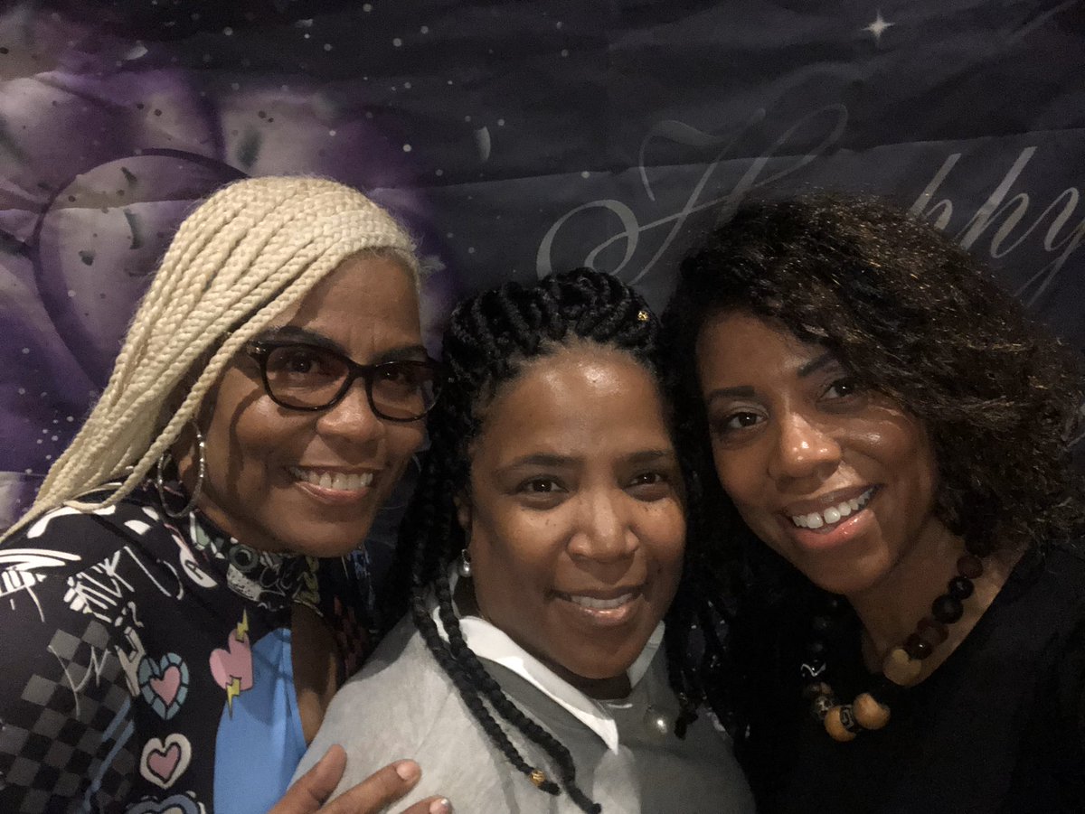 melindaburchsi1's tweet photo. About last night! Celebrating a great friend 50th Birthday.🎉🎊🎂 https://t.co/fgCWN7KN04