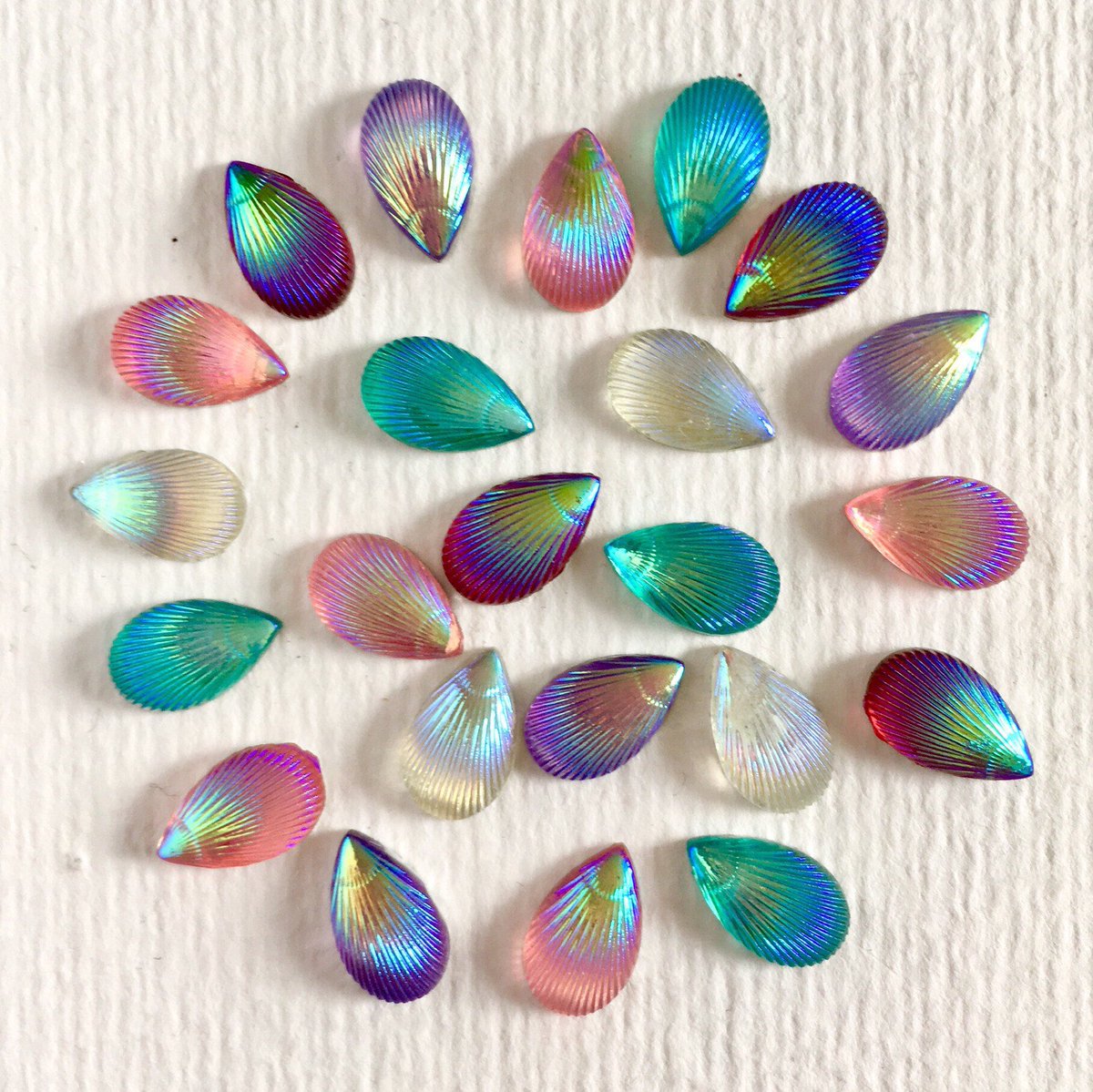 Bettie_Craft's tweet image. NEW! Mix Color AB Raindrop Teardrop Sea Shell Acrylic Flatback Cabochon - 13mm 

#Decoden #DIY #flatbacks #Scrapbooking #Nautical #Beach #Jewelry #cabochon #decoden #supplies #etsy #etsyseller #etsyshop #craftsupplies #scrapbooking #shell #maritime

etsy.me/2urGeH2