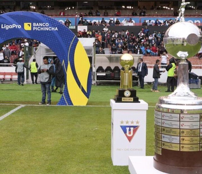 RobertoFumafont's tweet photo. Liga de Quico, presumió sus copas con la humildad elevada a la 0 potencia, la vida le respondió con una derrota que les dolió en la vena más profunda del orto. Un equipo sin hinchada, una hinchada sin equipo... SE ME CAE LA MENTIRA AL PISO PARFAVAAAR!!! 

#Shuuuuuuuuuuuuuc https://t.co/9ZxMivBx2b