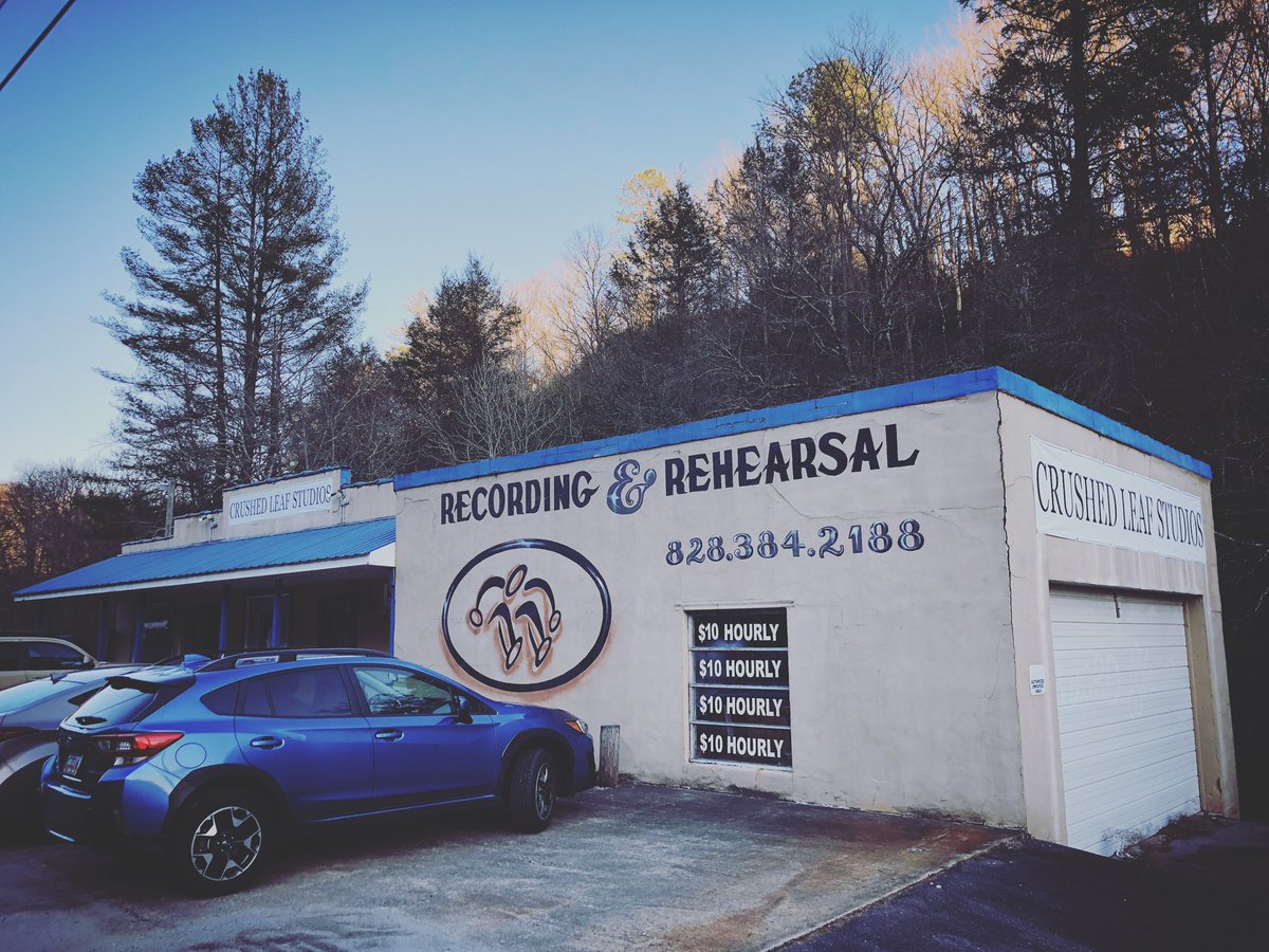 SkywayPictures's tweet image. We had the distinct pleasure of sitting down with Bill Berg, Drummer on Bob Dylans ‘Blood on the Tracks’. For the upcoming rock documentary, at #CrushedLeafStudios #TwoDaysInDecember #MadeInMN #DylanDoc @FrigidFilms #SkywayPictures  #Film #Documentary @Doc_duNord