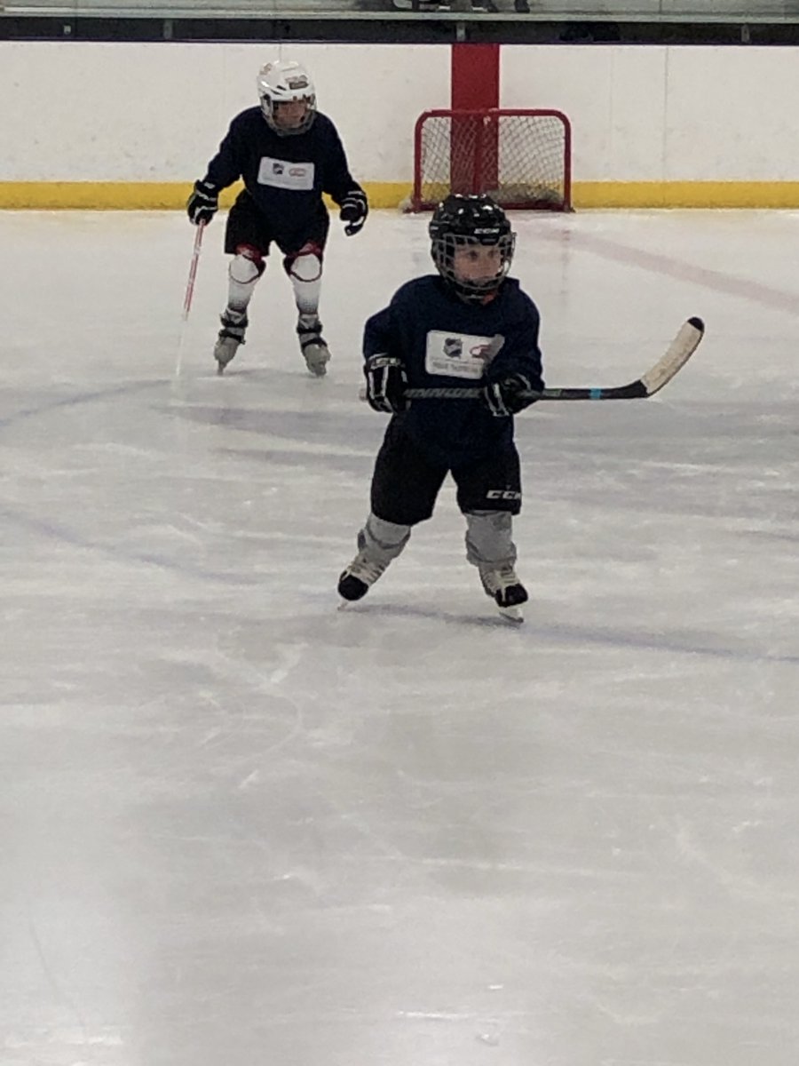 CCHA_Hockey's tweet photo. Yesterday in Chaska, the CCHA hosted a Try Hockey for Free clinic with over 20 kids, aged 4 to 10, learning the basics of the game in a fun, safe and relaxed environment. Thanks to the coaches and Stormhawks players who volunteered their time to help on the ice. #HWAA https://t.co/yiOWbYf7m8