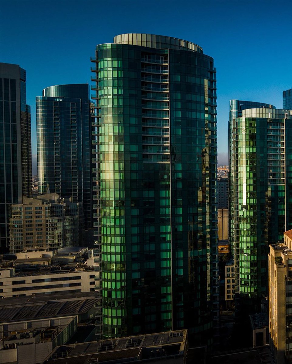 Striking Architecture Photos in SF Bay Area by Gavin George photogrist.com/architecture-g… #architecturephotography #instagood