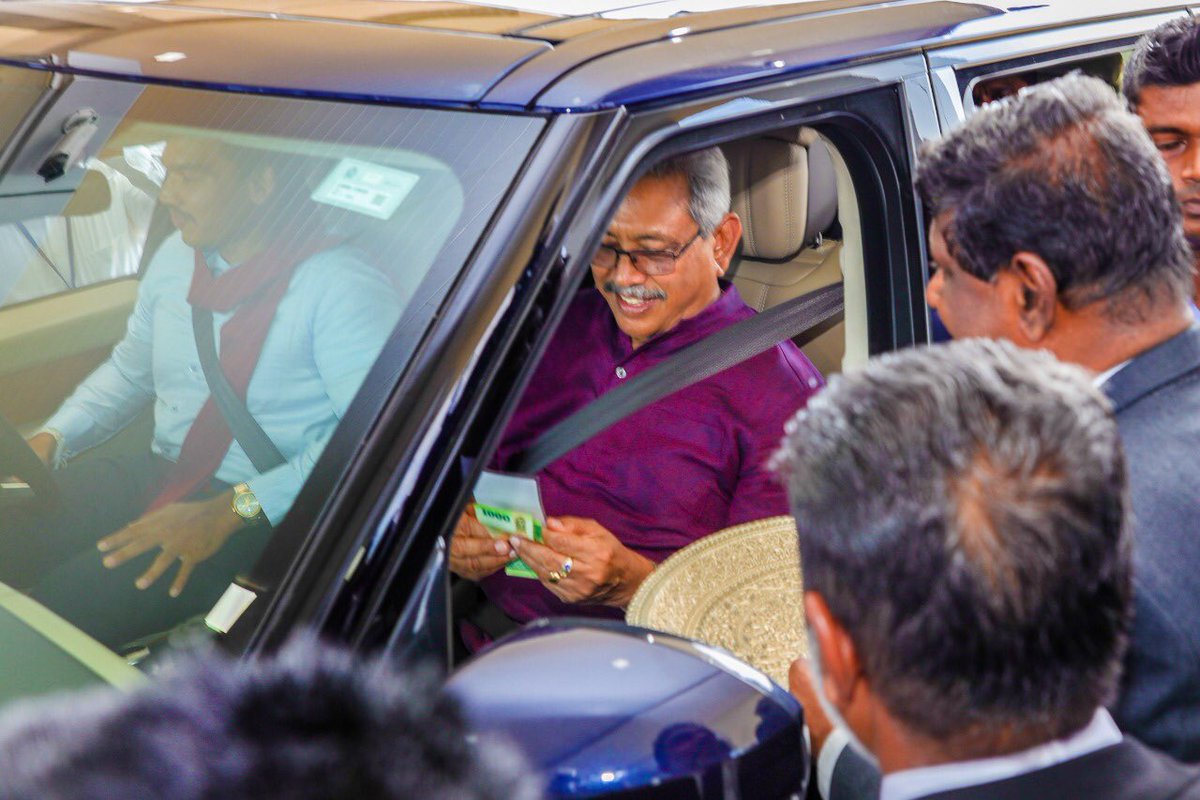 GotabayaR's tweet photo. It was an honor to declare open the Southern Expressway extension up to Hambantota and pay the toll fee as the first citizen of #LKA https://t.co/Xl5VCBLE7k
