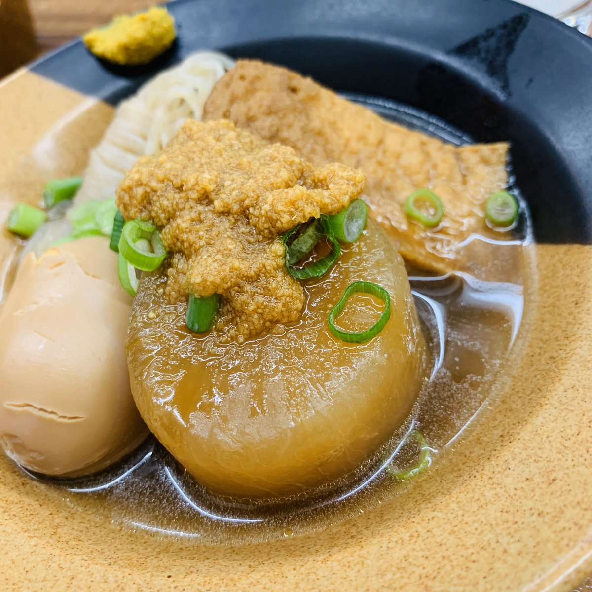 drake_mo's tweet photo. 京橋のECODEN様✨
ママのくーみん😊
いつもポスターご掲示ありがとうございます🎶
名物の姫路おでんが絶品ですよ🍢
お客様にもご馳走になりました‼️
ありがとうございます😌
#京橋プロレス
#ECODEN
#エコデン
#ドレイク森松 https://t.co/SwYZM8pLZ6