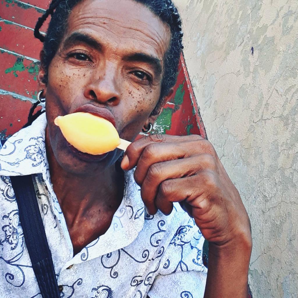 SoliPhilander's tweet photo. Granadilla suckers (with real pips) ❤
#childhoodthings
Nice Coat
#29feb #mccf2020
@BaxterTheatre
@webticketsSA
#adultthings https://t.co/hbb6bcGv3J