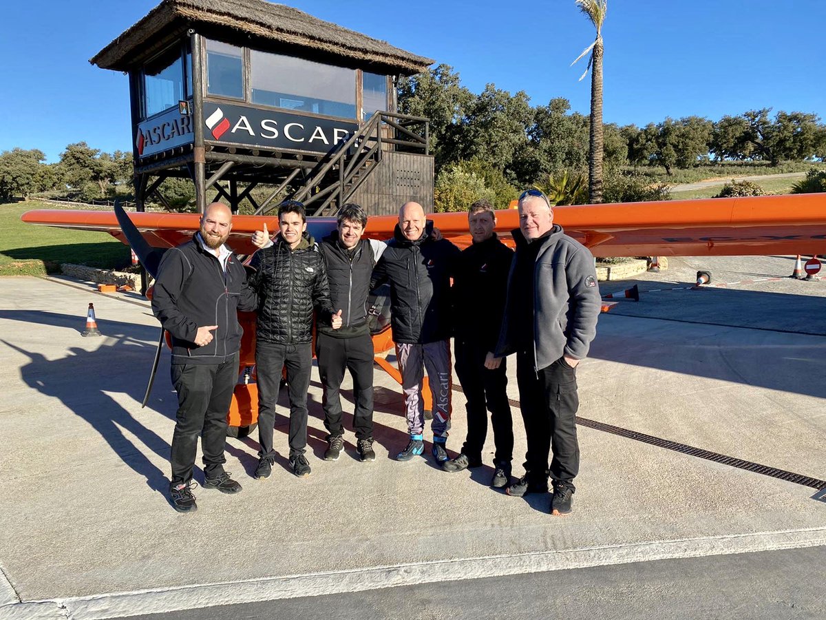 CarlosCheca7's tweet photo. Visitando Ronda y el circuito de Ascari, disfrutando del buen trazado sobre 4 ruedas entre amigos!! https://t.co/y5baG5eGIh