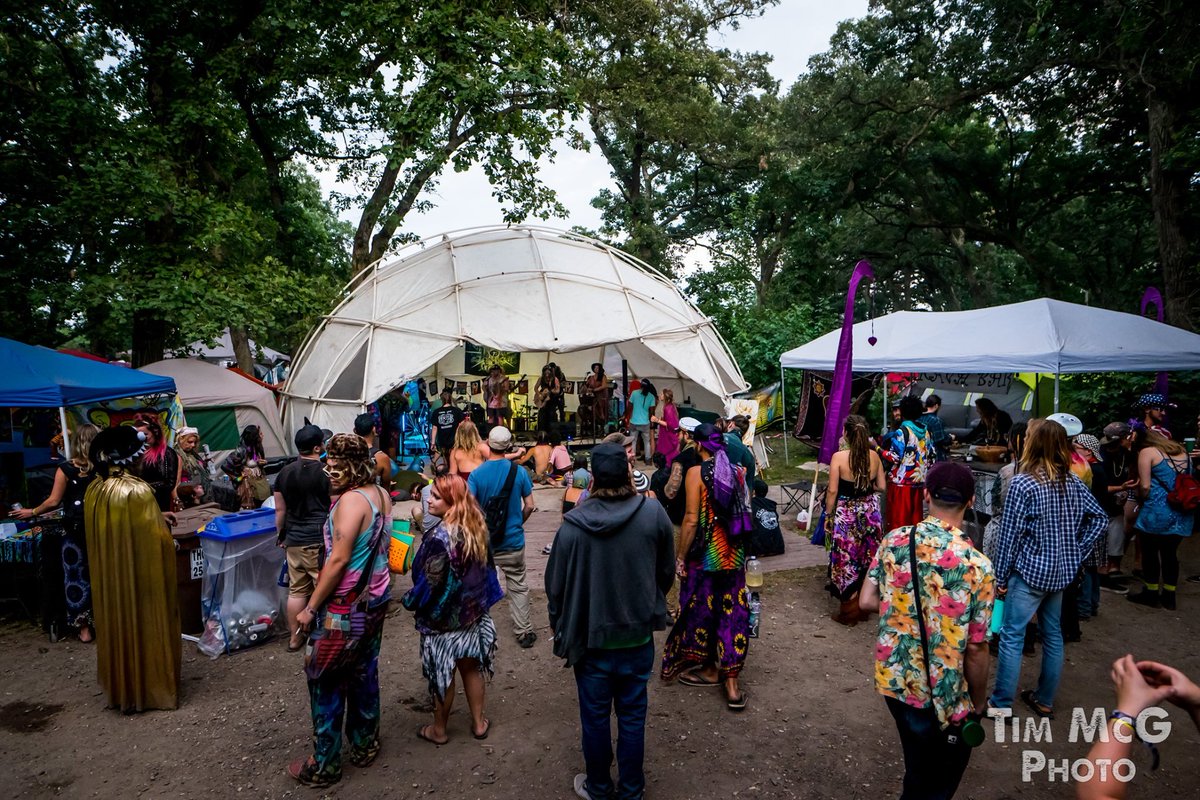 Romerdome Familia!! --> Romerdome will be up and running at this year's Revival Festival. 
INFO -> romerdomefamilia.com 
SUBMIT -> romerdomefamilia.com/artistsubmissi… 
#RevivalFestMN #MusicFestival #HarmonyPark #Geneva #Minnesota