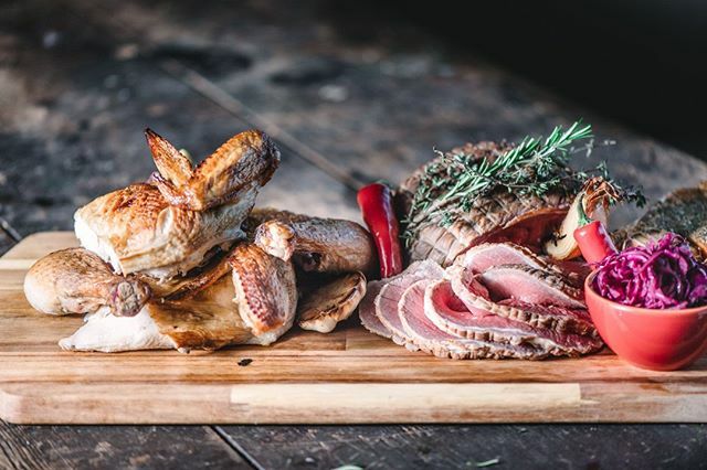 LovEventsUK's tweet photo. Hello Sunday! 🌟⠀
⠀
Having your celebration on a Sunday and don’t want to miss out on your roast dinner, we have simply the best roast dinner sharing board around! ⠀
⠀
Roast chicken, roast beef or both – you choose.👌🏼⠀
⠀
* check out our perfect si… https://t.co/2brXhjTUTo https://t.co/hXsJzxIBWo