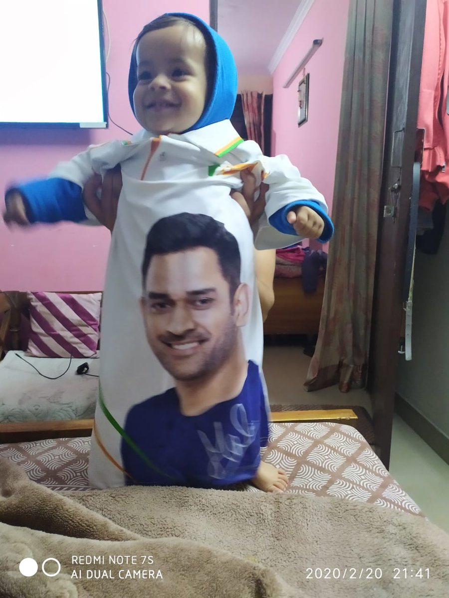 deepak_here's tweet photo. Heyyy @bharatmatrimony 💙
Thanks for this lovely and beautiful gift! His smile says it all that how much he loved the gift 😍 The size of his happiness is as same as the size of the tshirt for him 😂 https://t.co/Cg9BWvu2DA