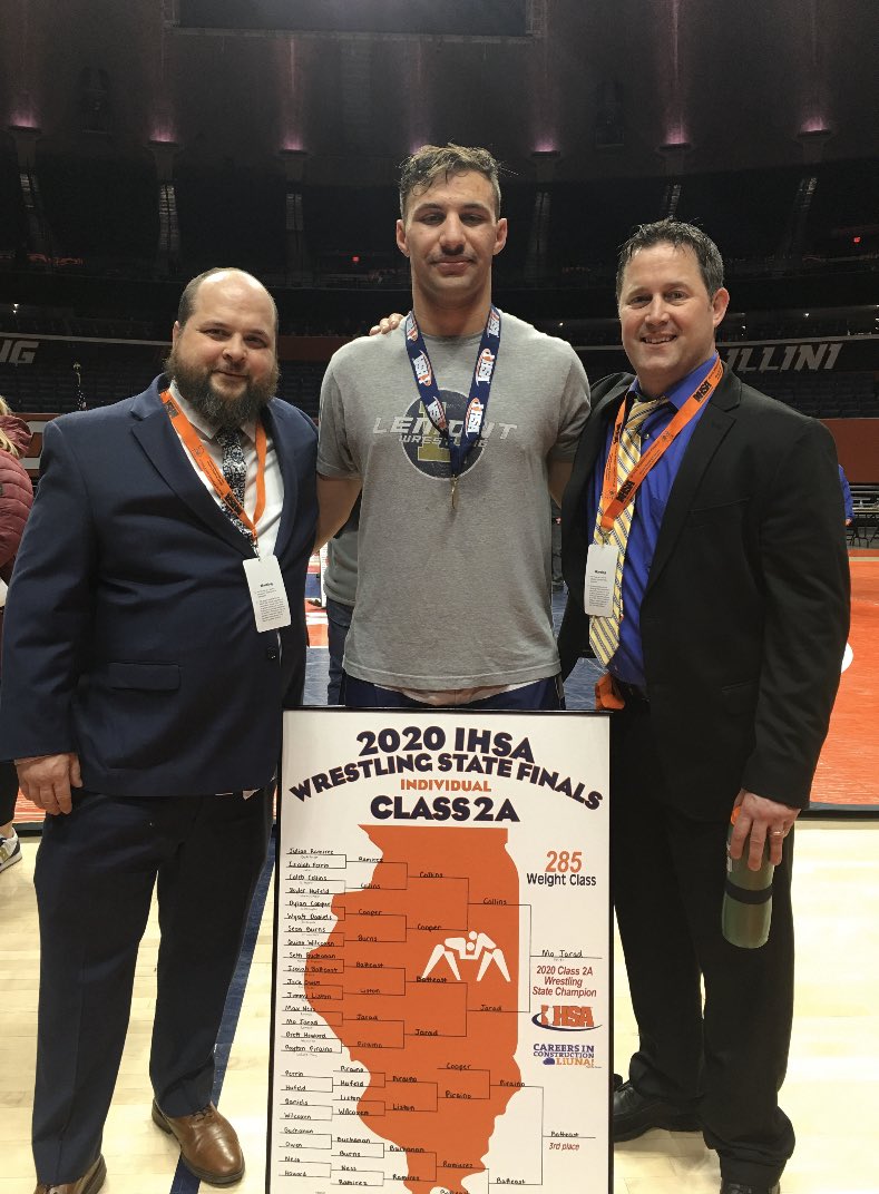 MrHennebry_lhs's tweet photo. 3 STATE CHAMPIONS &amp; 2 RUNNER UPS, what a weekend! Proud LHS Almnus, Proud LHS coach, proud LHS teacher, proud Lemonter! @LemontWrestling https://t.co/jGUugy7Kpe