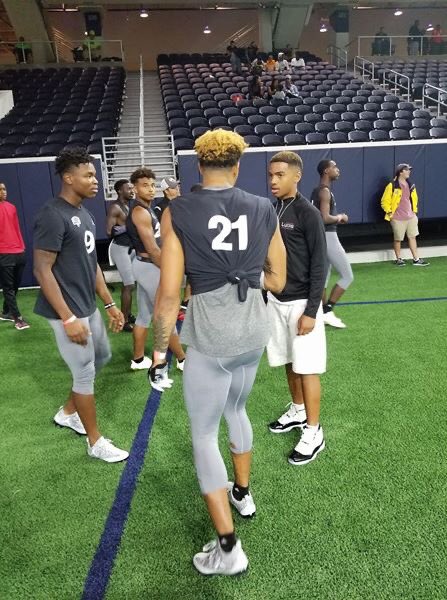 jay_anderson11's tweet photo. @WakeEmUp9 & @CSterns_7 giving a young Bryce free game 4 years ago @ Pylon Nationals I’m Dallas. #FastHouston @Pylon7on7 @Fast7v7 https://t.co/cwE90eM0th