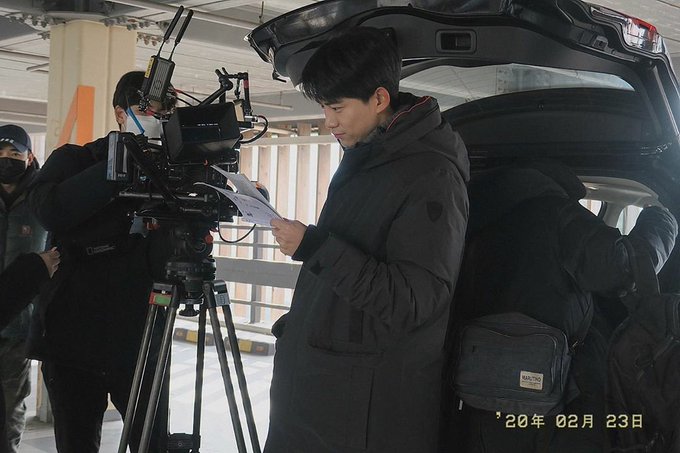 FR2PMRepublic's tweet photo. [IG] 230220 | Eyecon_taec :
🎬_S#21
⠀
#OkTaecyeon #MBC #TheGame #TOWARDSZERO #KimTaepyung #TousLesJours #LeJourDeTaecyeon #1Jour1Taecyeon #MêmePendantLaPause #AvecDétermination #VérificationDuScript #📖 #EnModeEtudeIntensive https://t.co/OVgzBMGLs6