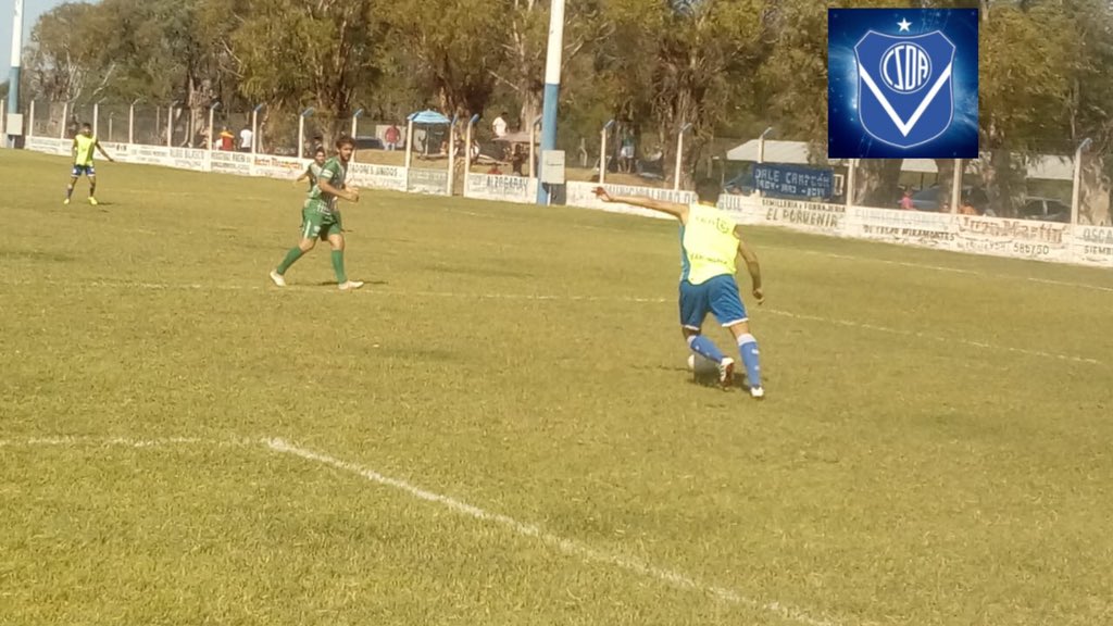 DeportivoAnguil's tweet photo. #JuegaAnguilense Promedia el PT Se puso en ventaja el #Fantinero con gol de #Jamad y ahora lo igualó el #Verde
#Anguilense 1 #Catrilo 1
#ElclubDelPueblo 💙💙⚽️ https://t.co/4vrAHglLTg