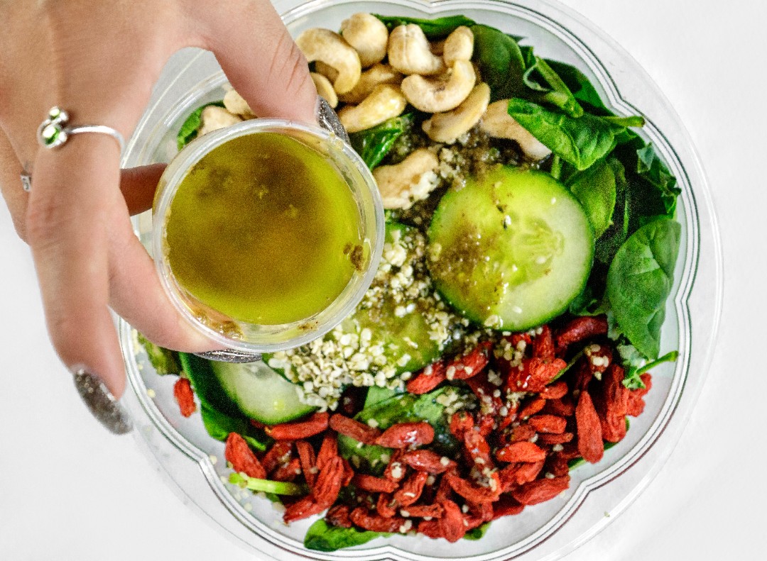 JuiceFarm_'s tweet photo. At JuiceFarm, you can drink and eat your greens. Stop by this Sunday for a superfood salad. 🤩✨ https://t.co/3kDd15A7qx