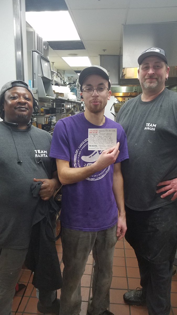 Cmcdaniel99's tweet photo. Little ATL party from yesterday for our morning crew! Great #teamservice in the FOH and #hotandfast HOH during our awesome #NationalMargaritaDay! Thankful for our team owning their first and second degrees and showing tons of #chilislove https://t.co/v9edY5GbJA