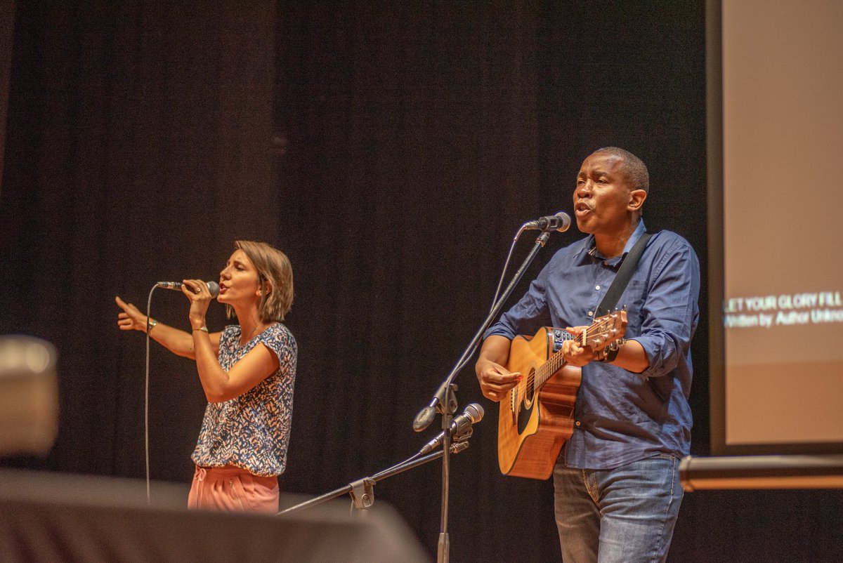 ctminews's tweet photo. Build Conference: Cape Town Day 4 Session 1 “The gospel will always bring shaking, opposition, and division in us and amongst us. But when we make a decision, God’s grace will help us each step of the way.” - @stephengach #BuildConference #CapeTown #Jesus #Leaders #God #Pastors https://t.co/kzxsgjbxRp