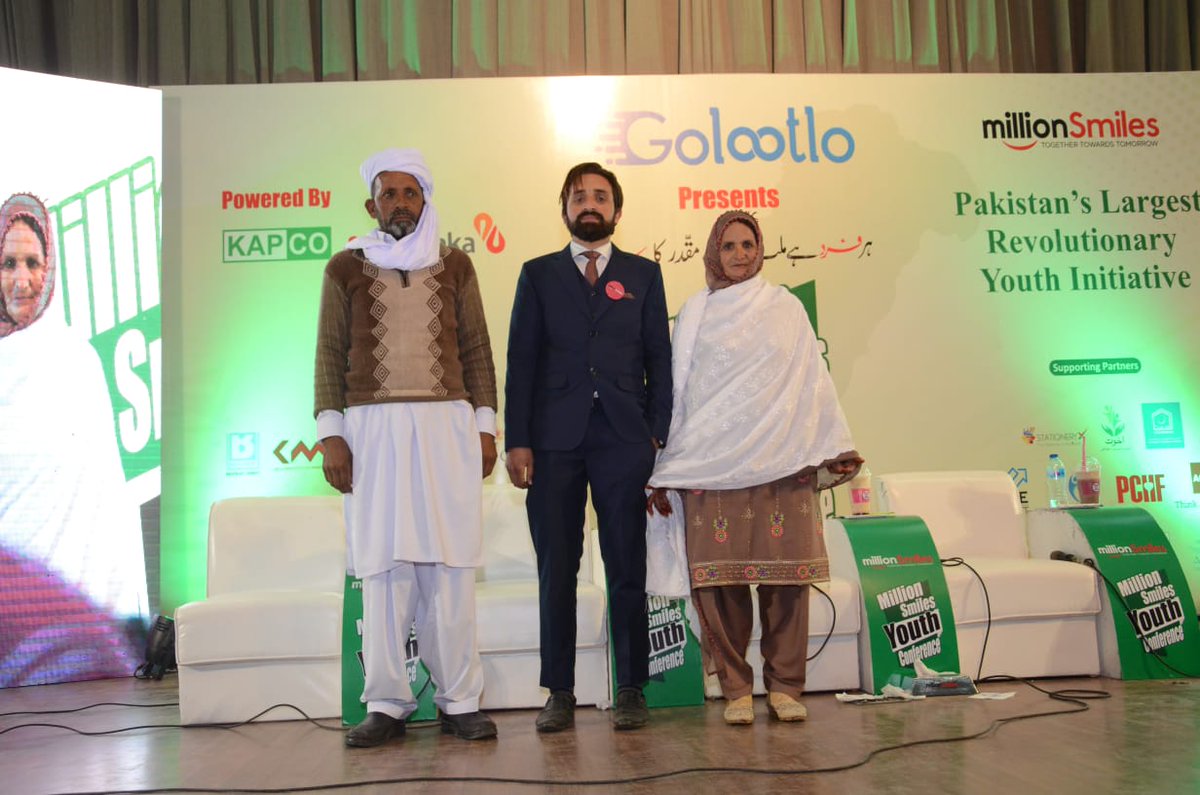 MillionSmilesPK's tweet photo. #MillionSmiles recognize and honor the parents of Director #MSYC Mr. @ansarm779. He dedicated his award to his parents.
@ZAtalks Co-Founder Million Smiles also honored them and shared the stage with them and said "These parents are the reason of our real Million Smiles". https://t.co/l21lbQhtTE