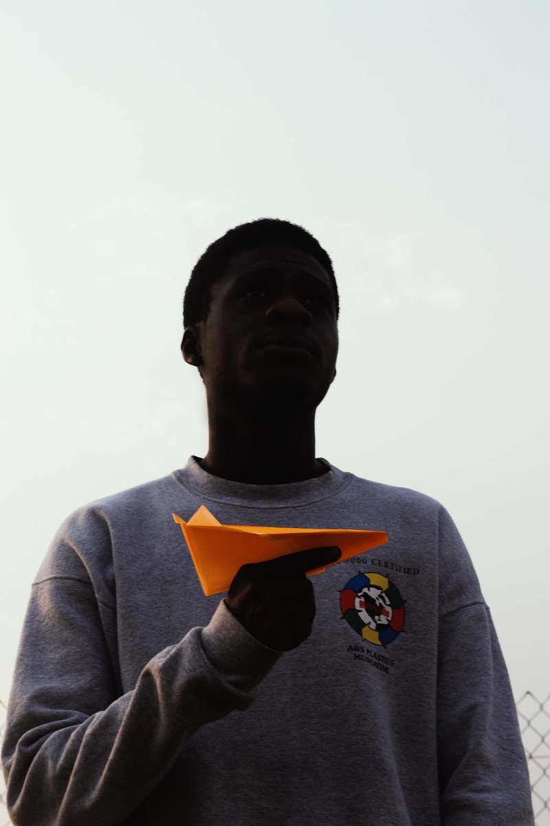 qw_esi's tweet photo. "Blackmen have dreams" .
.📷@qw_esi
.model:@ck_blacksoul
.
#blackeditor #blackculture #colours #Alive #BOYSANDMEN
#accra #Ghana #Vogue #voguemagazine #VSCO #ignant https://t.co/7Nz9wUs2CG
