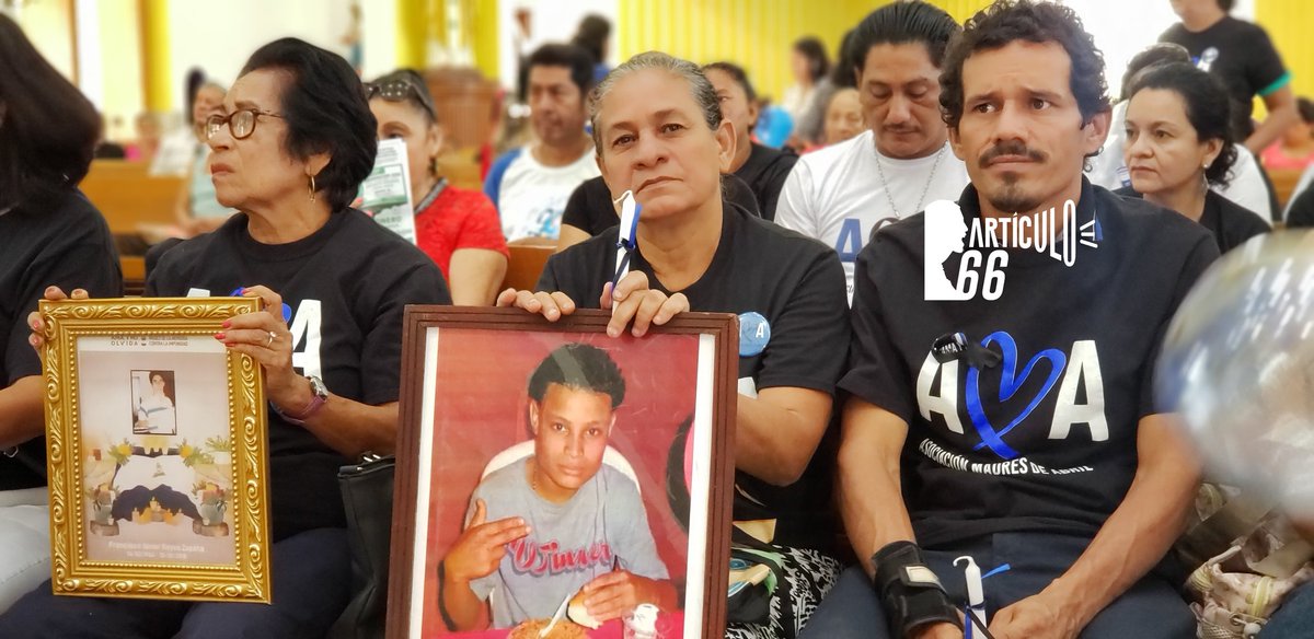 a_volvera's tweet photo. Así se está llevando a cabo la "Misa por la Verdad, la Justicia y la Memoria", convocada por la Asociación Madres de Abril (AMA).

#Artículo66 #DerechoAInformar Fotos: Geovanny Shiffman/Artículo https://t.co/DN89Fqaa2D