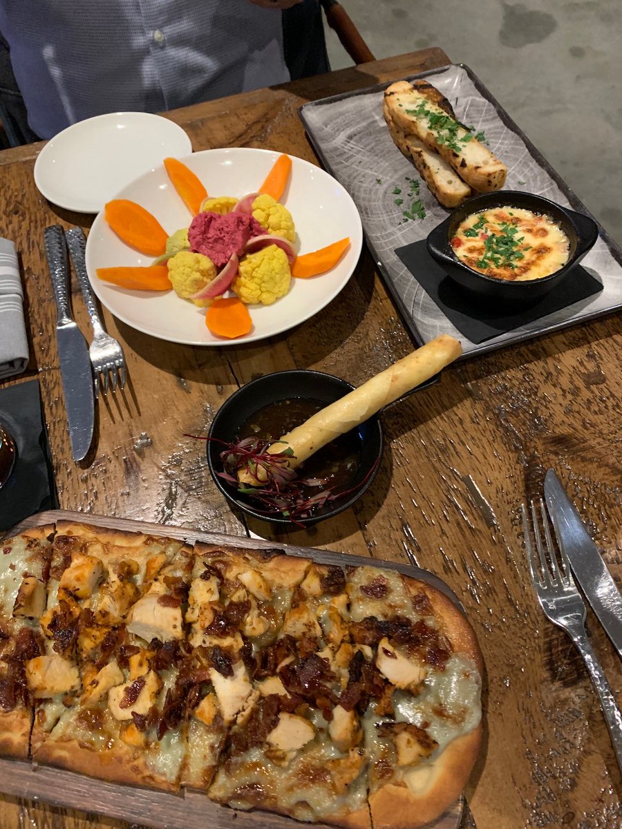 CanopyBethesda's tweet photo. Make sure #SundaySupper has a little variety! Our menu has a little something for everyone, so you don’t have to stress about dinner tonight. https://t.co/hqSwY9k2VZ