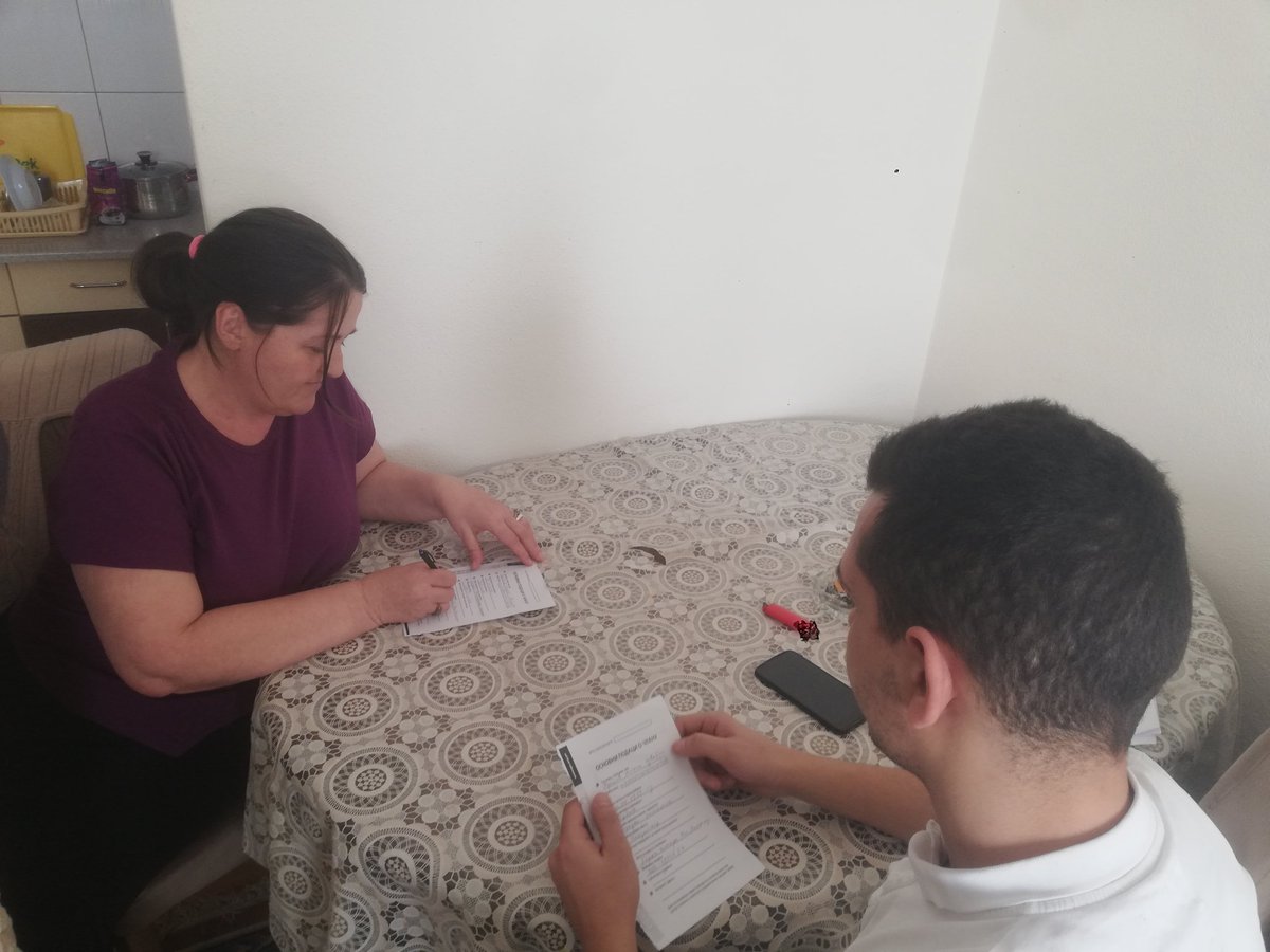 StefanP00's tweet photo. Socijalistička omladina Kosovske Kamenice je danas posetila porodicu Krstić, u selu Gornje Močare, u opštini Kosovska Kamenica i tom prilikom razgovarala sa ukućanima o problemima sa kojima se suočavaju
Porodica Krstić je takođe popunila pristupnice i pridružila se našoj partiji. https://t.co/tlpe81bDhY