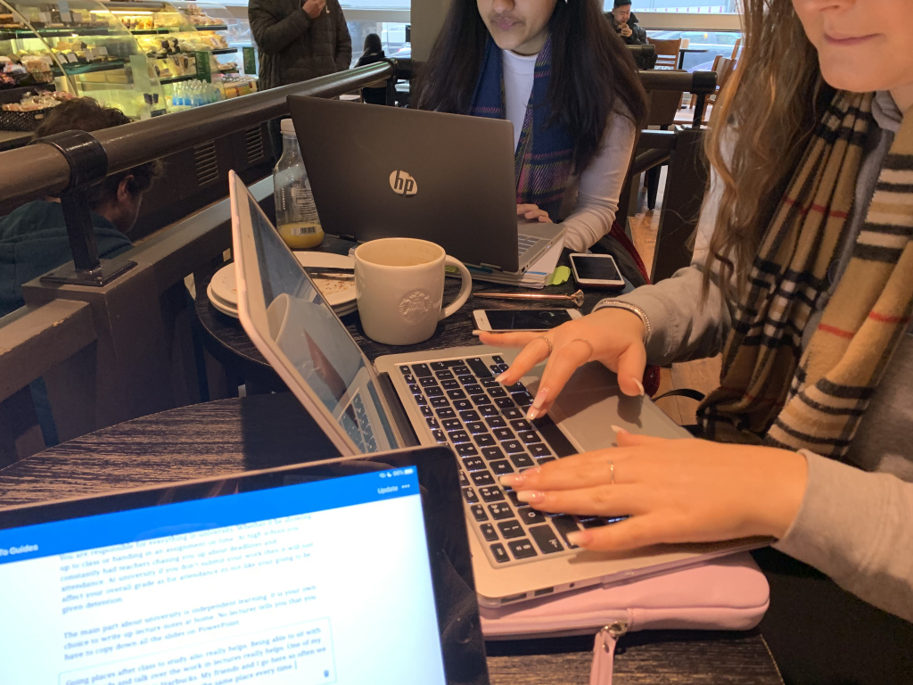 KatieGuides's tweet photo. How to cope with the change to university? https://t.co/mR3HxNYYMi https://t.co/E7SRtR4XUu