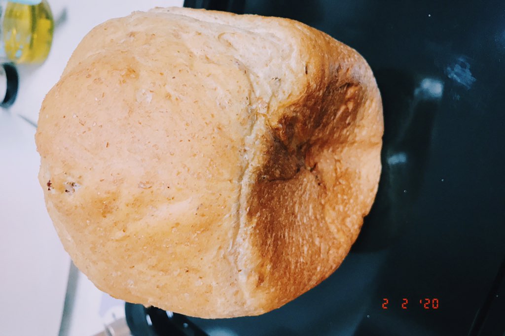 ryanyy's tweet photo. 椰蓉太稀流到盒子缝里用洗碗机都没洗干净...还是自动面包机省事儿啊... https://t.co/U86FlPrNtT