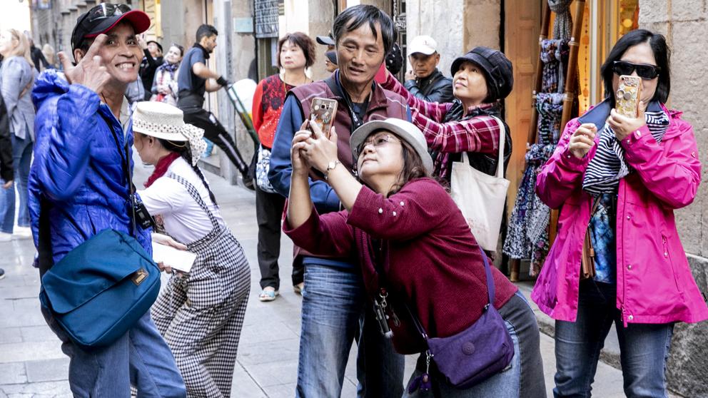 Silk_Channel's tweet photo. ✈️ El turismo de #China aguanta a pesar del coronavirus
vía @LaVanguardia 
https://t.co/h91rIz0wJH https://t.co/Eqap9E8KdT