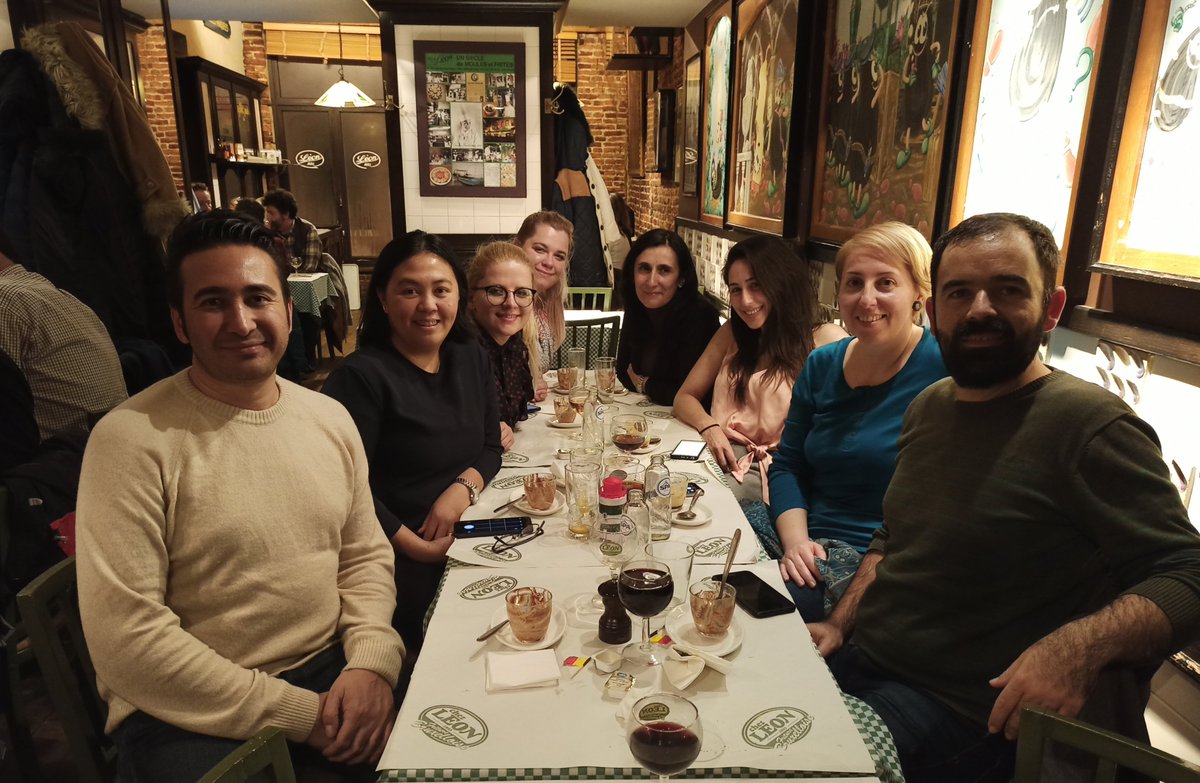 NatalijaNovta's tweet photo. This people create future of flying #SPW37 #AirbusInClass #Airbus @teacherka @nektarios_f @fcl_euschoolnet @eu_schoolnet @Airbus https://t.co/zY5ieR3Y1I