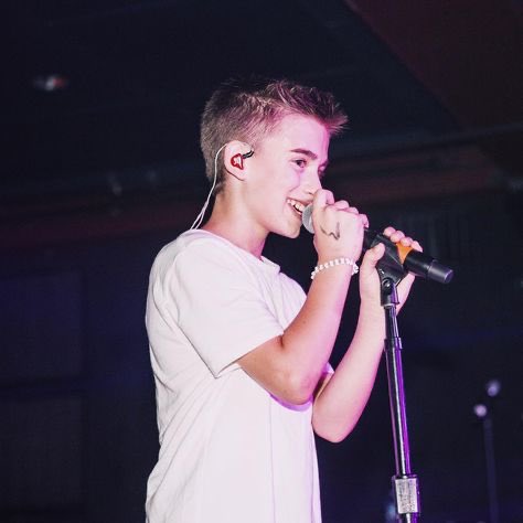 orlndofever's tweet photo. 🚨Retweet this tweet to vote for #JohnnyOrlando in the category 'Favorite Social Music Star’ of the 2020 Kids Choice Awards🚨

#KCA #VoteJohnnyOrlando https://t.co/TnPwt4VPGG