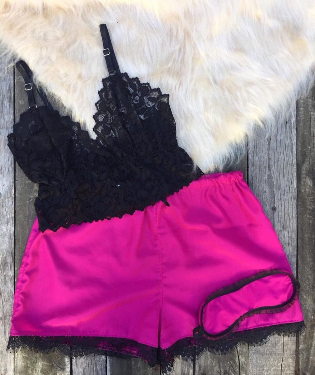 Enaaaaaaana's tweet photo. Chicas traigo estos pijamas tambien para vender, la que pueda ayudarme con MG!! Son de 3 piezas💣 Y doy a pagar en 2 veces SIN INTERES ♥️✨💪🏼 https://t.co/2FYLaNW8dR
