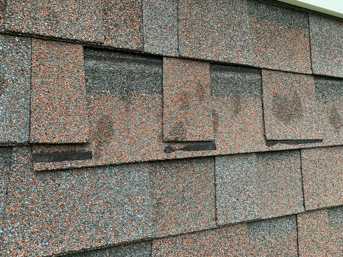 Confident_Home's tweet photo. @OCRoofingLLC isn’t standing by their #Duration roofing product. Its falling apart after 5 yrs due to adhesive not holding the shingles. This IS NOT a nailing issue and they know it!  Never use this company or product!  #owenscorning #Roofing https://t.co/zCp4B4U8Od