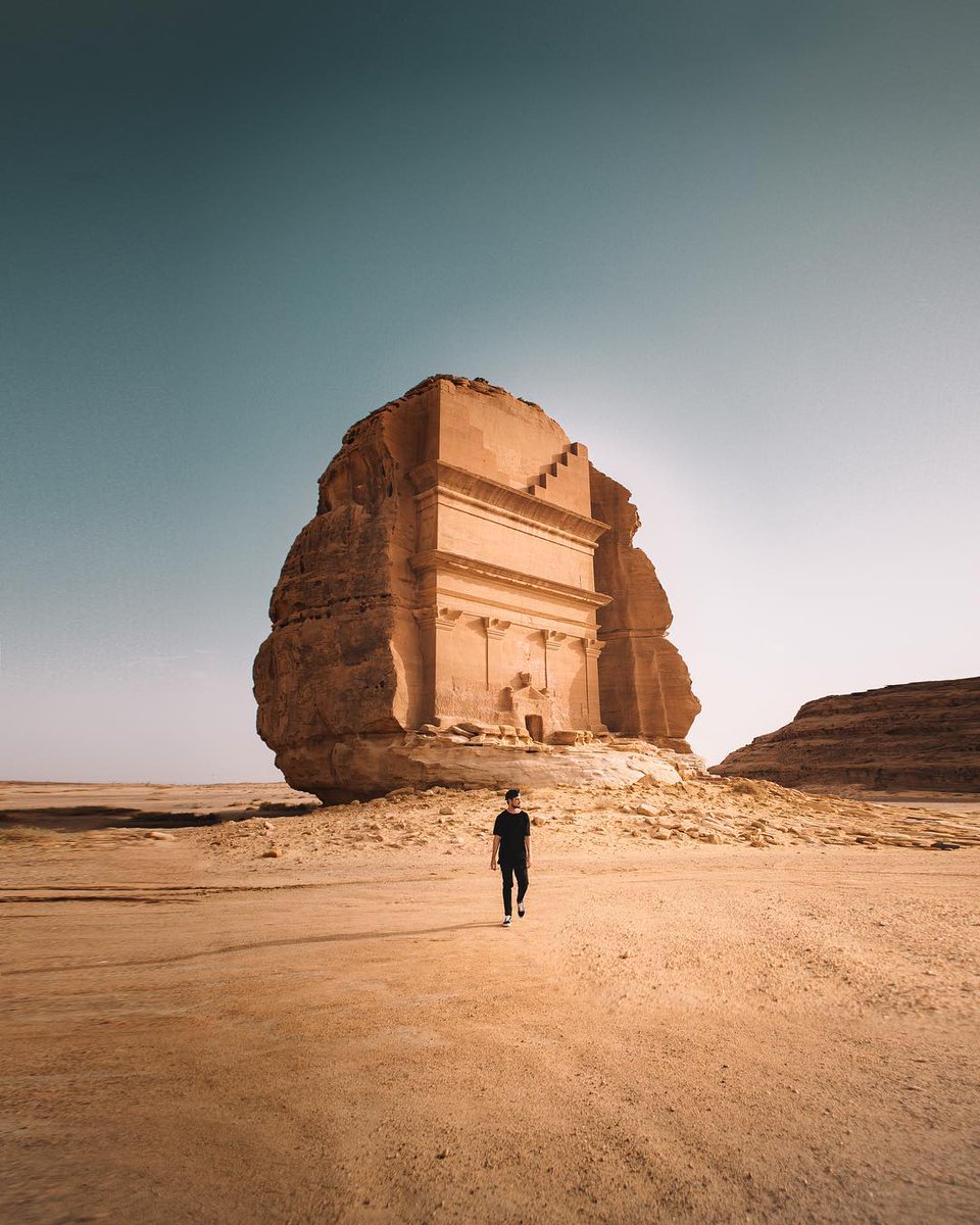 من قلب الرمال الذهبية وبواجهة فريدة، #القصر_الفريد في #العلا معلم مهم على مر العصور 

📸 Gab Scanu
#زوروا_السعودية