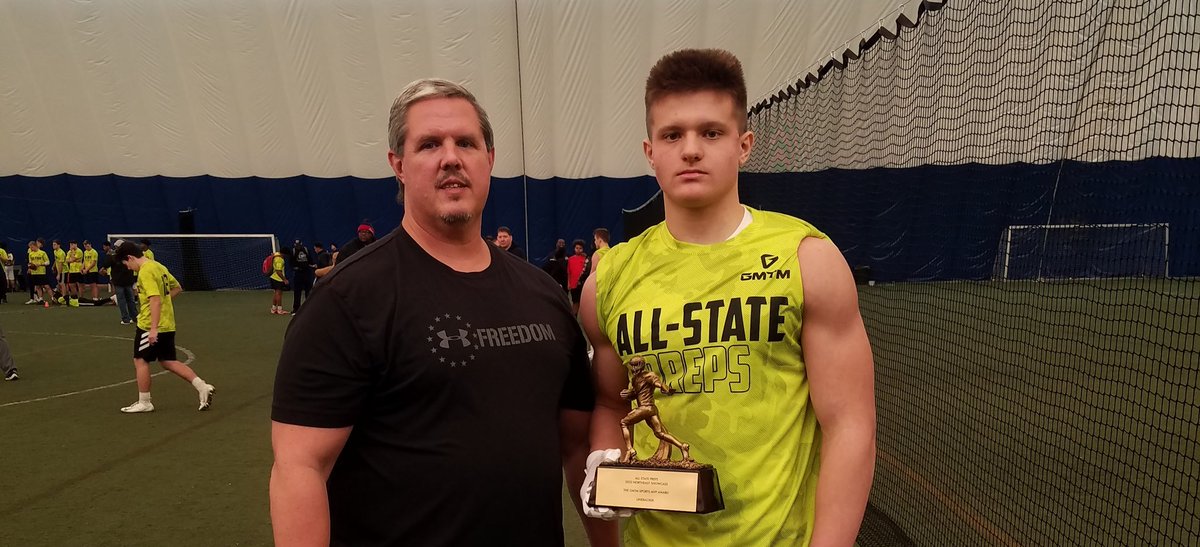 CaryMoyer's tweet photo. Congrats to LB J.R. Strauss @jrstrauss4 (Class of 2022 from Exeter Twp. π @ExeterTwpFB ) for being selected as the MVP from my LB group at @EdOBrien247 's @AllStatePrepsFB event today. @GMTMSports #AllStateFB https://t.co/JgYe5Ve70n
