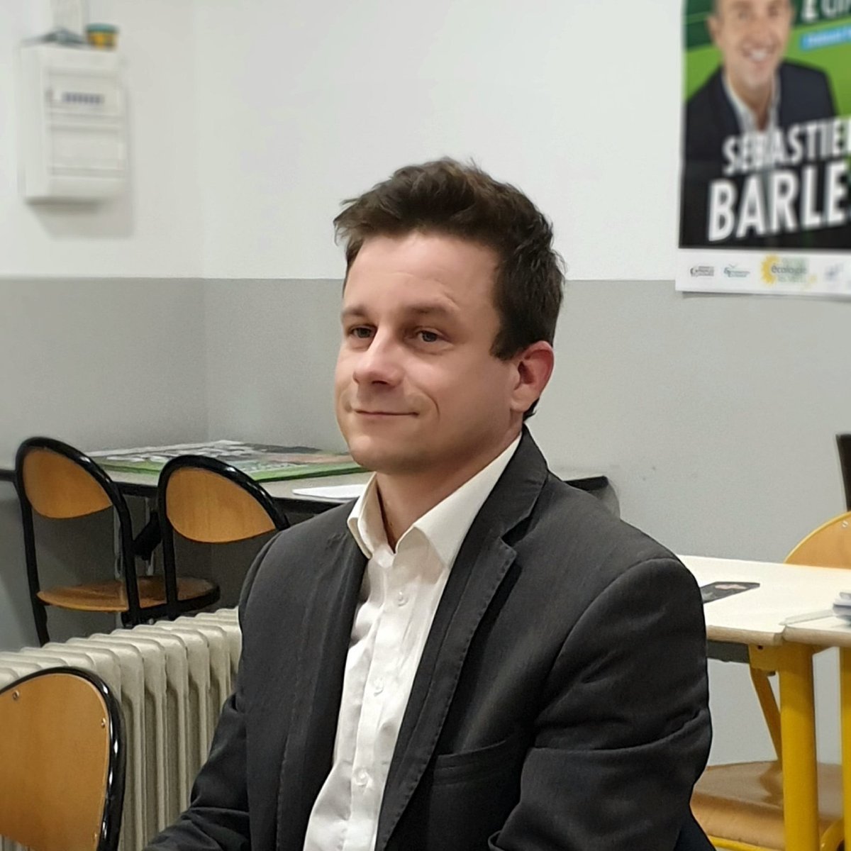 DeboutMarseill2's tweet photo. On continue les présentations des colistiers de Debout Marseille avec.. Florian !

Florian BESSIERE, 30 ans - Chargé de projets environnementaux - Militant climat 🏗🌱 https://t.co/16HG3U0wXa