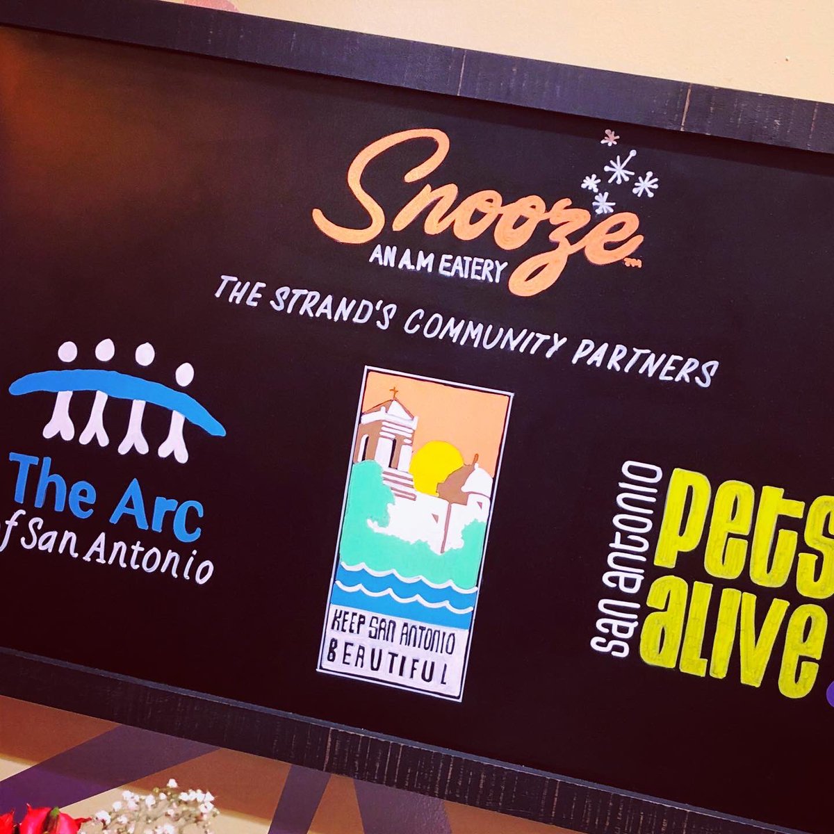 KSABeautiful's tweet photo. Yβall need come to @SnoozeAMEatery at The Strand! These folks are the best and their Strawberry Jake is delish π#PancakeDay2020 #StrandStrong #mysnooze #communityparnters #pancakes #supportlocalgardens #dobeautifulthings #ecoteacher #keepsabeautiful https://t.co/rjsPfe2hCz