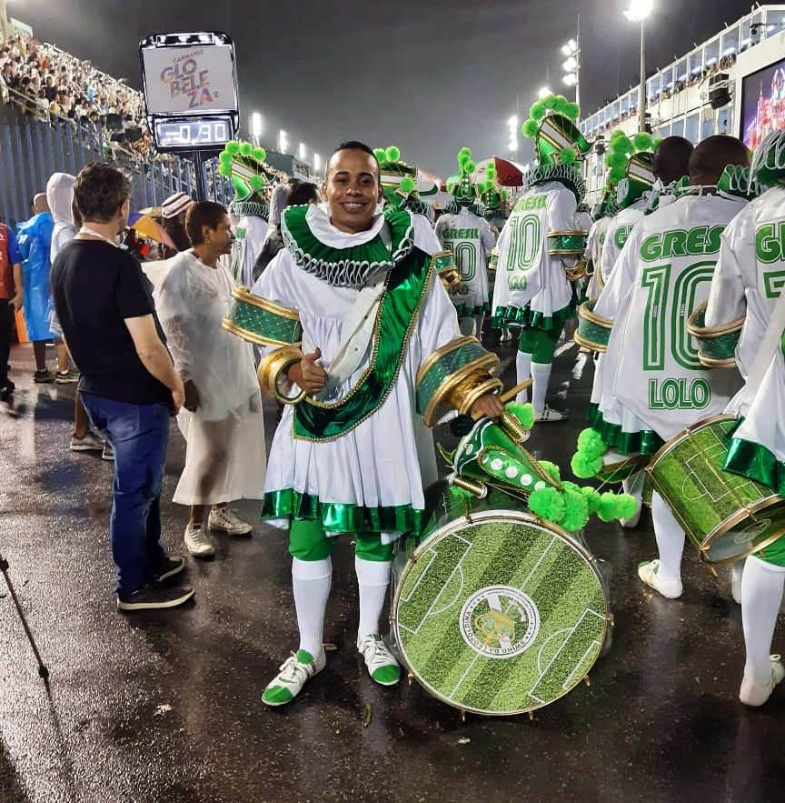 renanreis_crvg's tweet photo. Quem dera..
Que a vida fosse assim
Sonhar, Sorrir..
Cantar, sambar
E nunca mais ter fim.. 🎶🇳🇬👑
#imperatrizleopoldinense
#SwingDaLeopoldina
#SemFairPlay
#SemLeme https://t.co/dJDQ3XPu3F