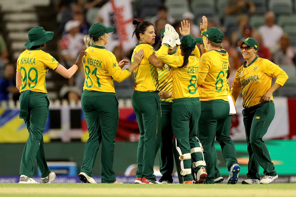 ProteasMenCSA's tweet photo. What 👏 a 👏day👏❗️ Thank you #Proteas 💚💛🇿🇦🔥🏏. https://t.co/RP65u2gEM2