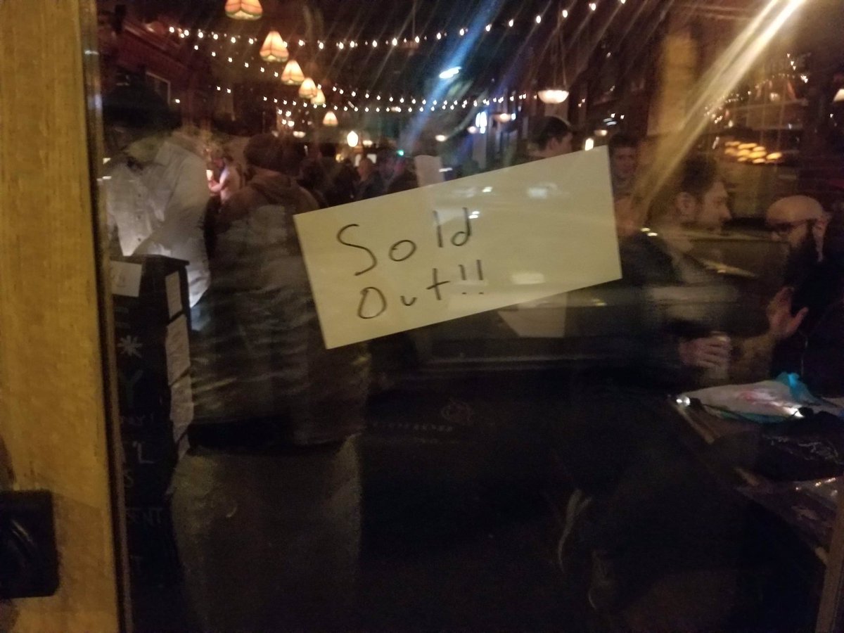 TheKingsSeattle's tweet image. Best of times Friday night at our SOLD OUT record release at @ConorByrnePub Pub with Alfredo Ghosts!!
Couldn’t have asked for a better crowd!!! Thanks to everyone that made it shake!! So much luv! see you again real soon!🏁💋 #lovetrouble #thekingsseattle