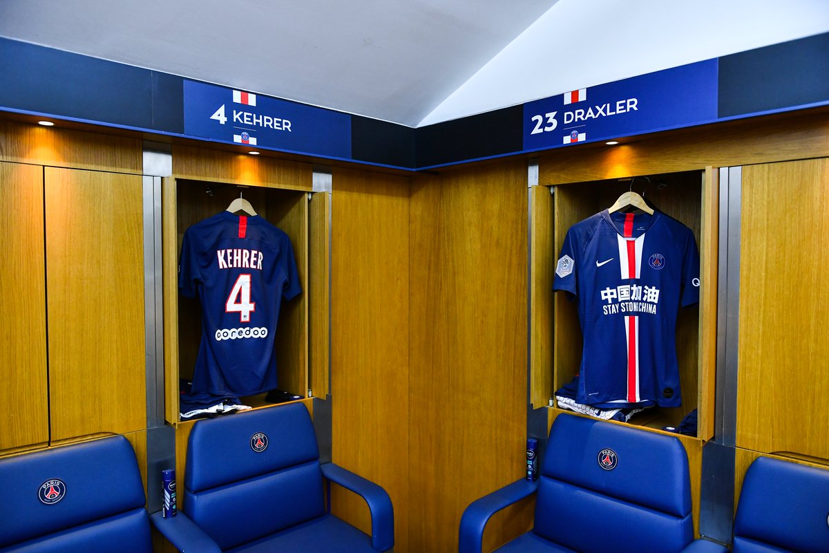 PSG_inside's tweet photo. Un vestiaire un peu spécial pour ce #PSGFCGB 👕

✊ Stay Strong China 

🔴🔵 #ICICESTPARIS https://t.co/bNe7HLwnW5