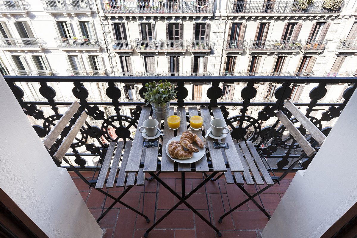 aspasiosrentals's tweet image. ☀Rise up &amp;amp; shine☀ Sunday is full of possibilities in #Barcelona. What are your plans for today?

Discover #Aspasios #FusterApartment in the heart of #Eixample neighbourhood 👉👉 ow.ly/eYqk50ysF19
