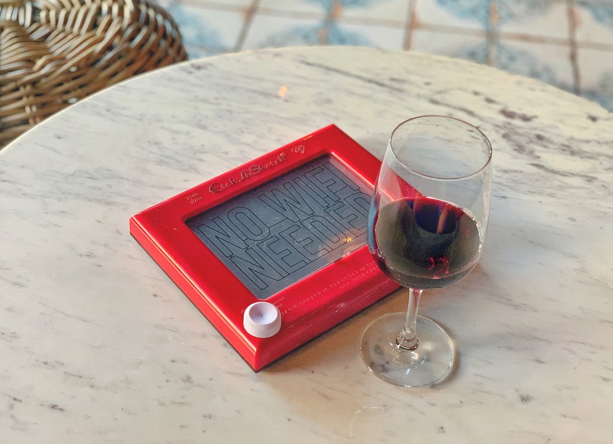 It's Sunday Funday! Turn off the wifi, sip some wine and come hang out with us before the Monday blues set in. #sundayfunday #splashwinelounge #makewinewelcoming #communitynights