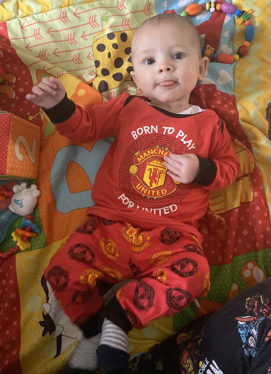 steph_000007's tweet photo. The little man happy with the win today!! 😍😍 #ManchesterUnited #BornARed https://t.co/PsasHMobuT