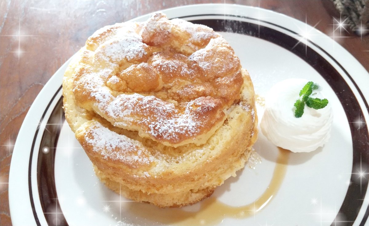 しもふりおにきゅ カフェ ノスタルジアさん 相変わらずスフレパンケーキがふわっふわで絶品 今日はソースを足さずシンプルに ホットカフェオレと一緒に食べて ほっこり癒されました ほうじ茶やピスタチオのパフェも気になるなぁ しもふりおにきゅ カフェ ノスタルジアさん 相変わらずスフレパンケーキがふわっふわで絶品 今日はソースを足さずシンプルに ホットカフェオレと一緒に食べて ほっこり癒されました ほうじ茶やピスタチオのパフェも気になるなぁ