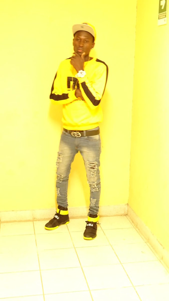 GaroudboyC's tweet photo. J' prefere mourir comme un lion π¦ que de vivre 100 ans de malheur comme un mouton π
#Garoudboy #charlo https://t.co/u2GdJCan2X