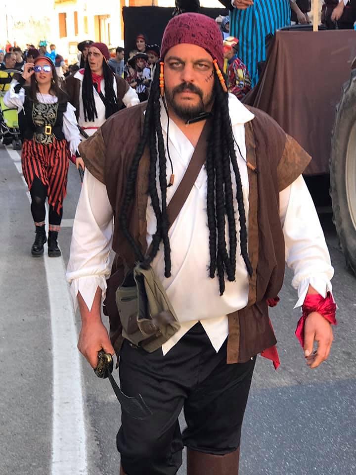 AbelDelSoler's tweet photo. I si s'ha de fer una mica el boig es fa i no passa res! #PratsdeLluçanès #Carnestoltes2020 https://t.co/0y78cHZllb