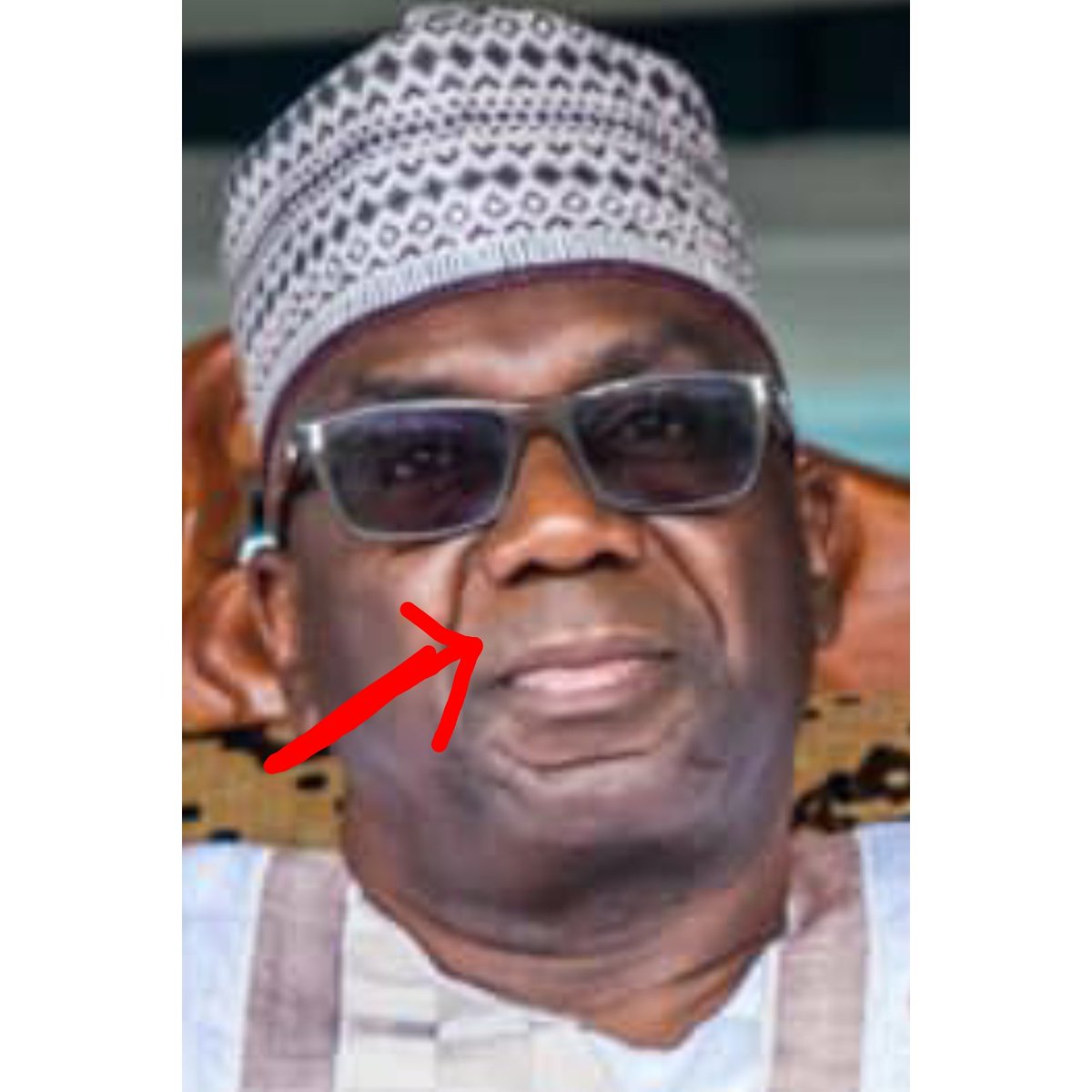 Jani4Tijani's tweet photo. @embassyoftruth @golayiwole @JimohAkanbi1 @Barkindo_ @MissOzil10 @bukolasaraki @shewn007 @Onile050 @ishakaa @YusufOlatunji45 @RealAARahman @AsiwajuTinubu @gbemisolasaraki @FanSaraki @AlhLai_Mohammed @Mohammed_Lai @RAregbesola @official_IYO @MediaApc @Kwara_APC @FMICNigeria @kwaragovt @Realkayodealabi @officialEFCC @ICPC_PE @MobilePunch @Ajike_Centre @AynLade @YAN_Lade @SERAPNigeria @enetsud @babaidris090 @babastundey @kwararetweets @Kwaraforall @KwaraOtoge @chiefow @wagzie01 @aarasaq2019 @Aishapategi Is @golayiwole tryin to deny what he wrote?
Meetings at ATM's n stuff
With the same dud deputy governor that did not wake from inauguration slumber till late 2019
Afi go and lie wole o
#Okeran #Odaran @Realkayodealabi @RealAARahman @MBuhari #NotMyPresident https://t.co/SYT9MsitfW